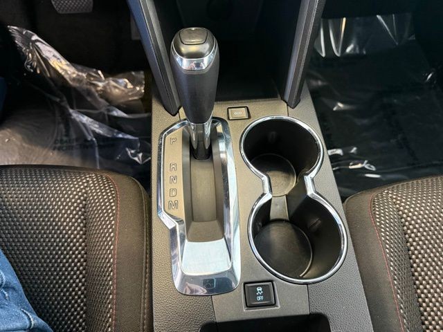 Chevrolet Equinox Vehicle Full-screen Gallery Image 15