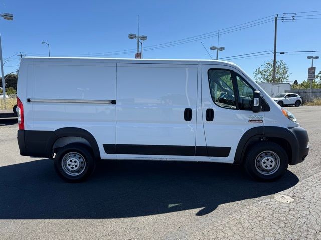 Ram ProMaster Cargo Van Vehicle Full-screen Gallery Image 02