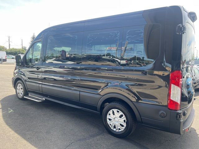 Ford Transit Passenger Wagon Vehicle Full-screen Gallery Image 07