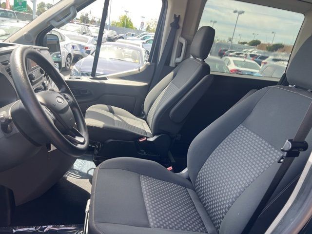 Ford Transit Passenger Wagon Vehicle Full-screen Gallery Image 10