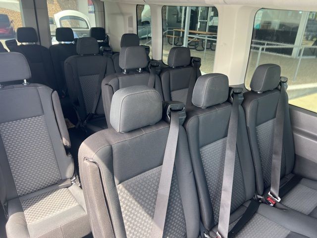 Ford Transit Passenger Wagon Vehicle Full-screen Gallery Image 11