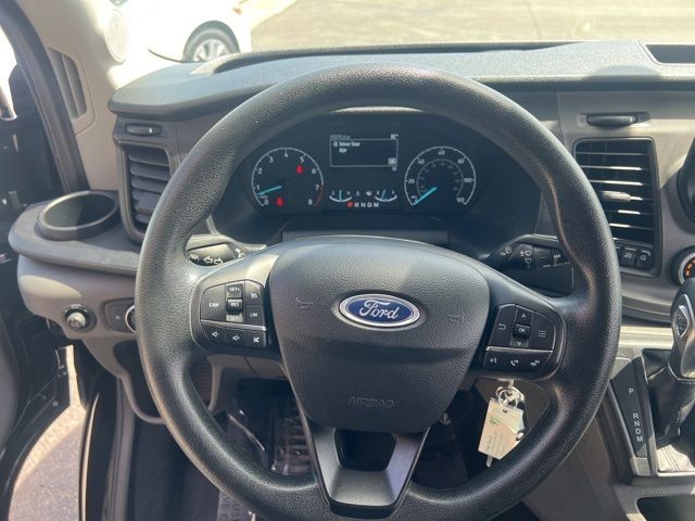 Ford Transit Passenger Wagon Vehicle Full-screen Gallery Image 13