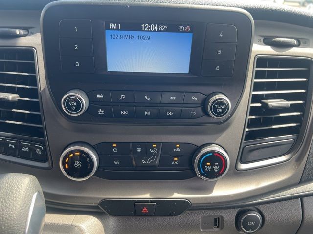 Ford Transit Passenger Wagon Vehicle Full-screen Gallery Image 17