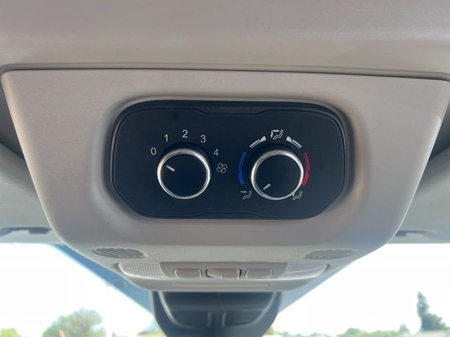 Ford Transit Passenger Wagon Vehicle Full-screen Gallery Image 18