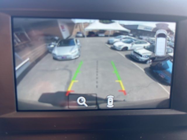 Ford Transit Passenger Wagon Vehicle Full-screen Gallery Image 19