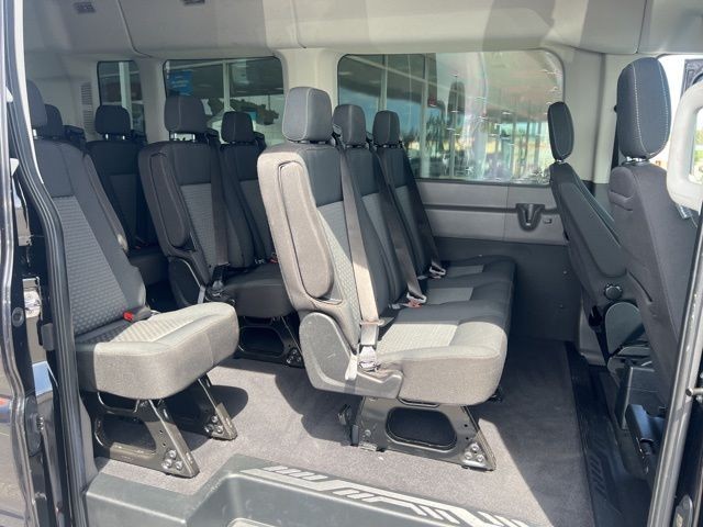 Ford Transit Passenger Wagon Vehicle Full-screen Gallery Image 20