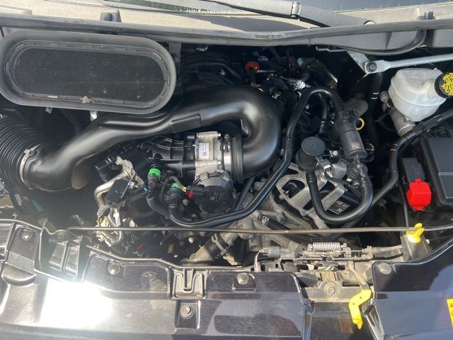 Ford Transit Passenger Wagon Vehicle Full-screen Gallery Image 21