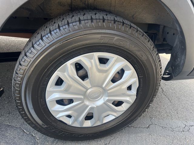 Ford Transit Passenger Wagon Vehicle Full-screen Gallery Image 22