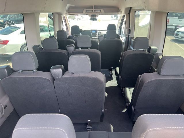 Ford Transit Passenger Wagon Vehicle Full-screen Gallery Image 24