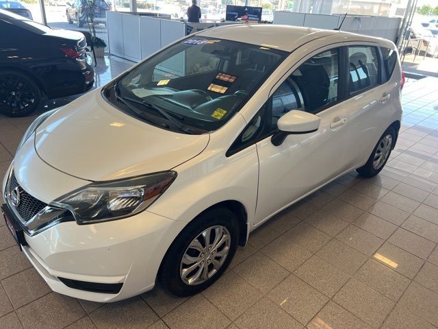 Nissan Versa Note Vehicle Full-screen Gallery Image 11