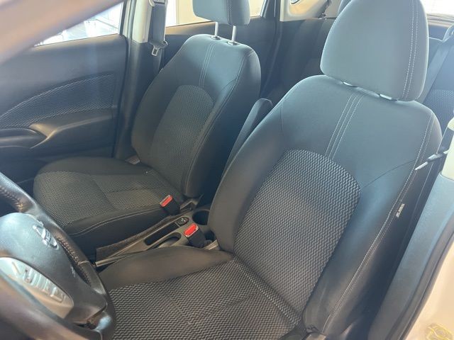 Nissan Versa Note Vehicle Full-screen Gallery Image 15