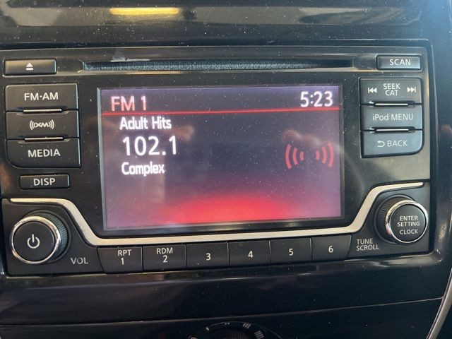 Nissan Versa Note Vehicle Full-screen Gallery Image 22