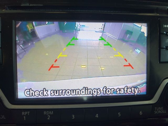 Nissan Versa Note Vehicle Full-screen Gallery Image 23