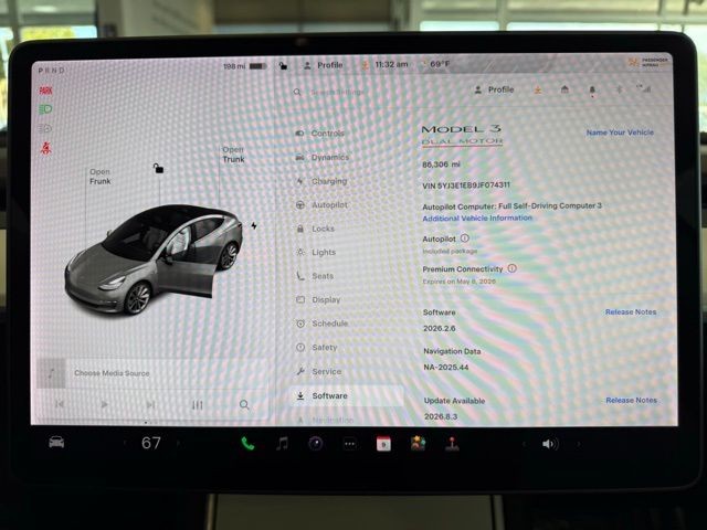 Tesla Model 3 Vehicle Full-screen Gallery Image 13