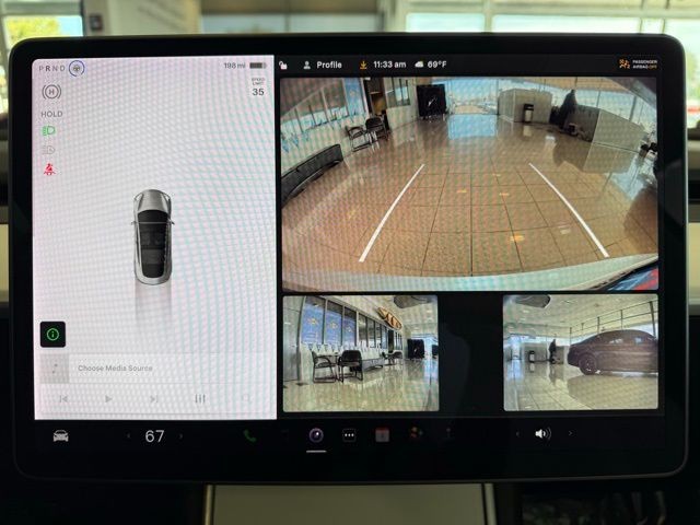 Tesla Model 3 Vehicle Full-screen Gallery Image 14