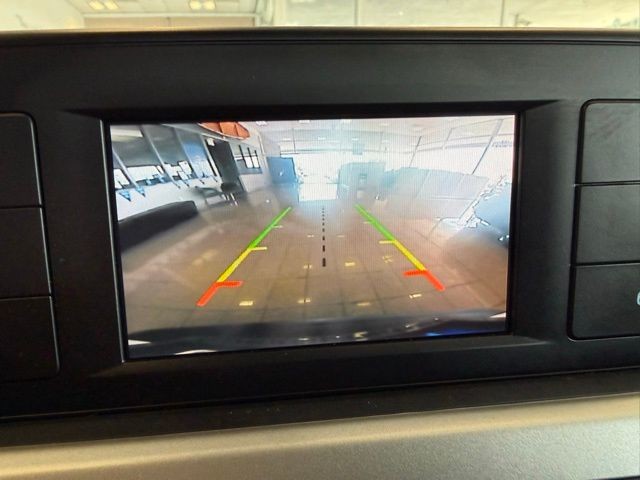 Ford Escape Vehicle Full-screen Gallery Image 14
