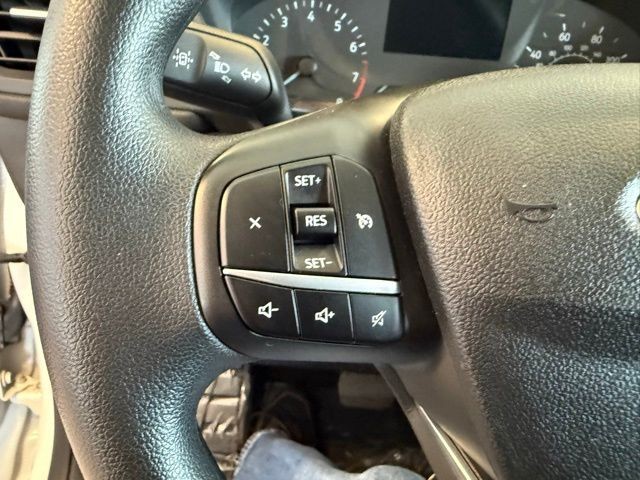 Ford Escape Vehicle Full-screen Gallery Image 20