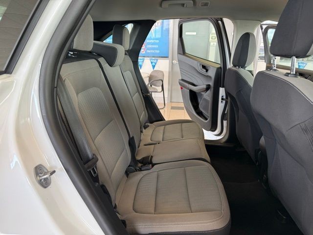 Ford Escape Vehicle Full-screen Gallery Image 25