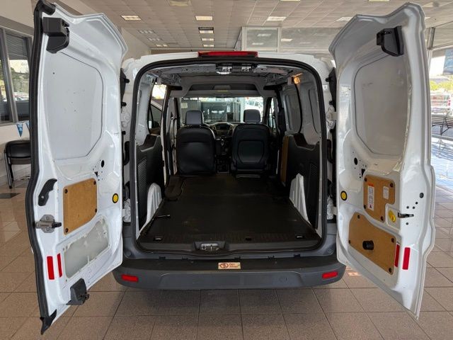 Ford Transit Connect Vehicle Full-screen Gallery Image 21