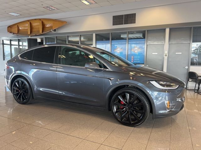 Tesla Model X Vehicle Full-screen Gallery Image 02