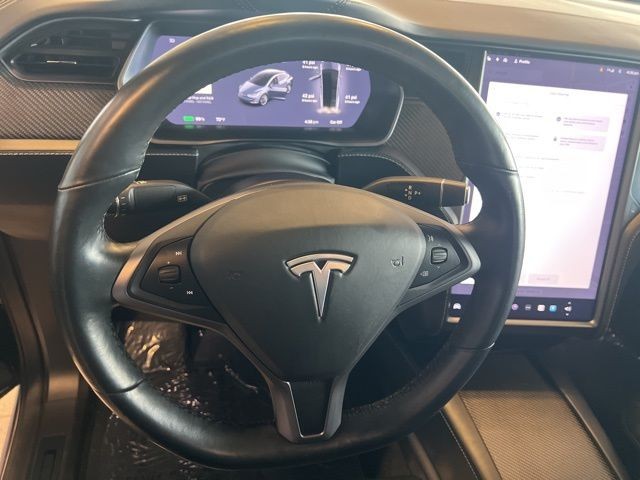 Tesla Model X Vehicle Full-screen Gallery Image 17
