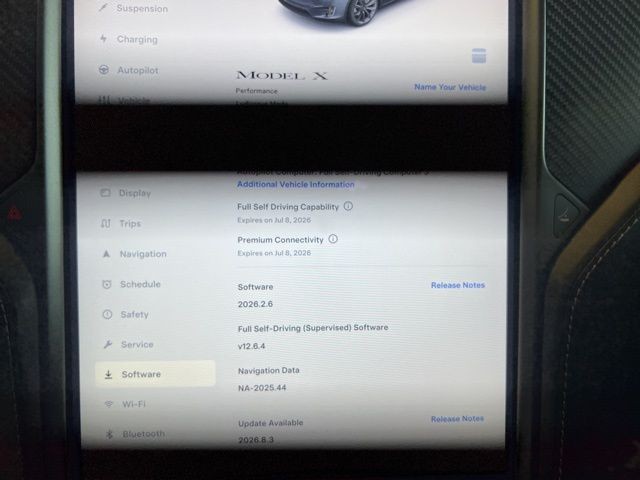 Tesla Model X Vehicle Full-screen Gallery Image 21