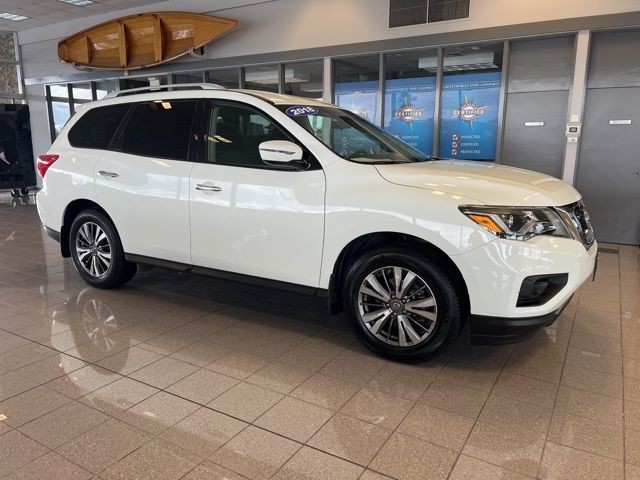 Nissan Pathfinder Vehicle Full-screen Gallery Image 02