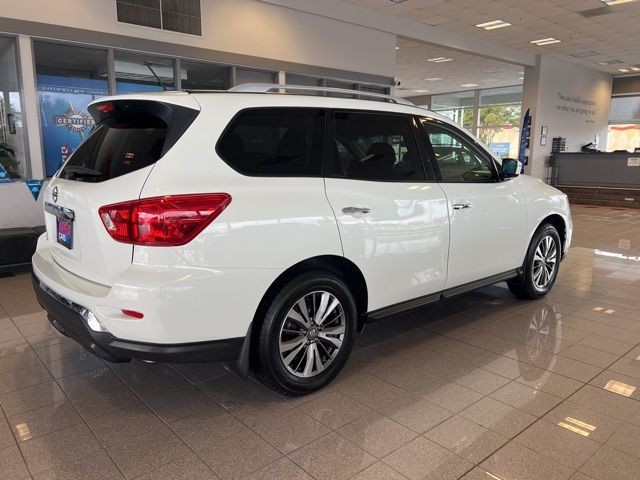 Nissan Pathfinder Vehicle Full-screen Gallery Image 03