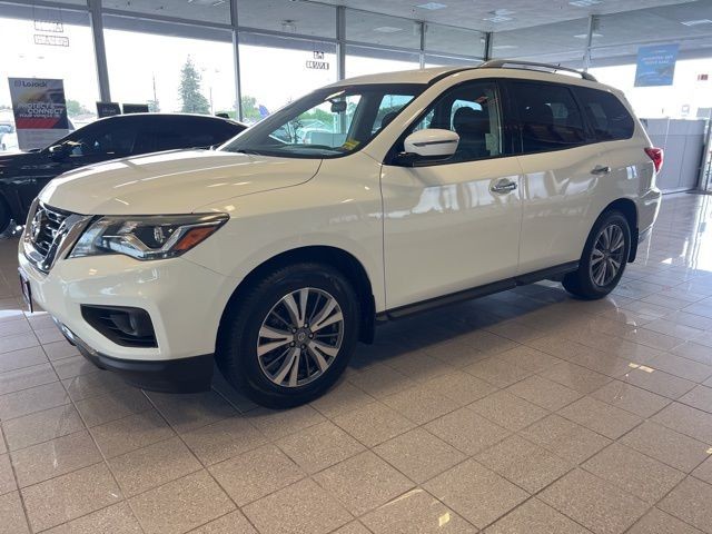 Nissan Pathfinder Vehicle Full-screen Gallery Image 11