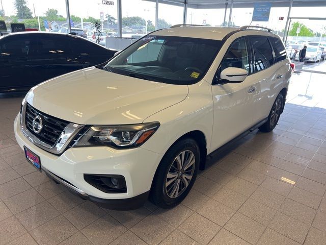 Nissan Pathfinder Vehicle Full-screen Gallery Image 12