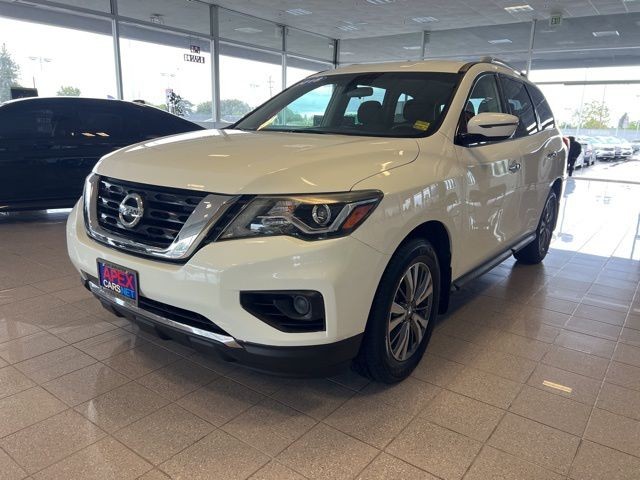 Nissan Pathfinder Vehicle Full-screen Gallery Image 13