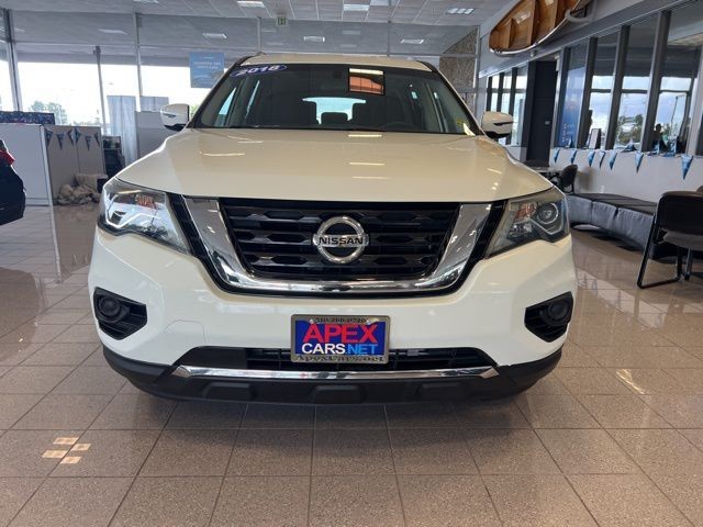 Nissan Pathfinder Vehicle Full-screen Gallery Image 14
