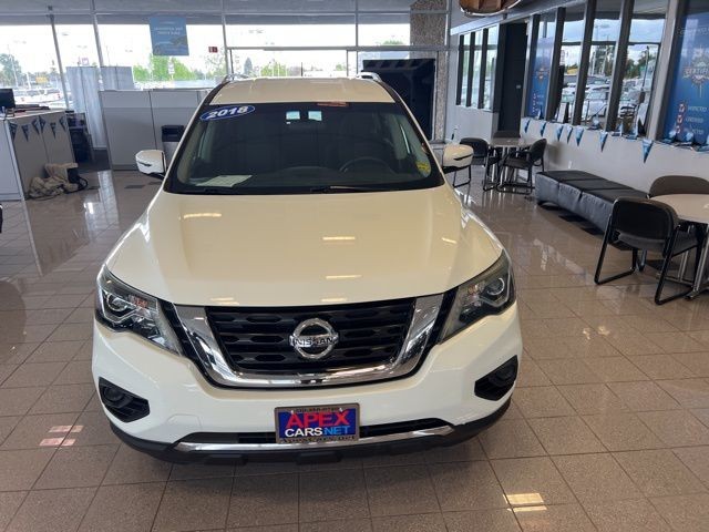 Nissan Pathfinder Vehicle Full-screen Gallery Image 15