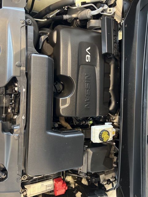 Nissan Pathfinder Vehicle Full-screen Gallery Image 31