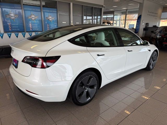 Tesla Model 3 Vehicle Full-screen Gallery Image 03