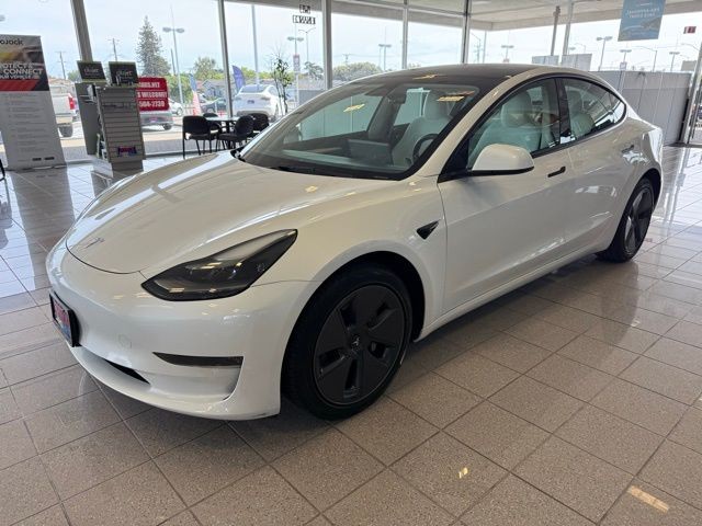 Tesla Model 3 Vehicle Full-screen Gallery Image 06
