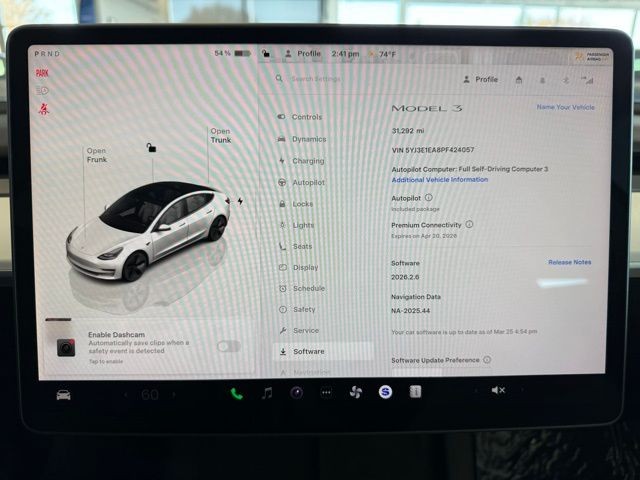 Tesla Model 3 Vehicle Full-screen Gallery Image 12