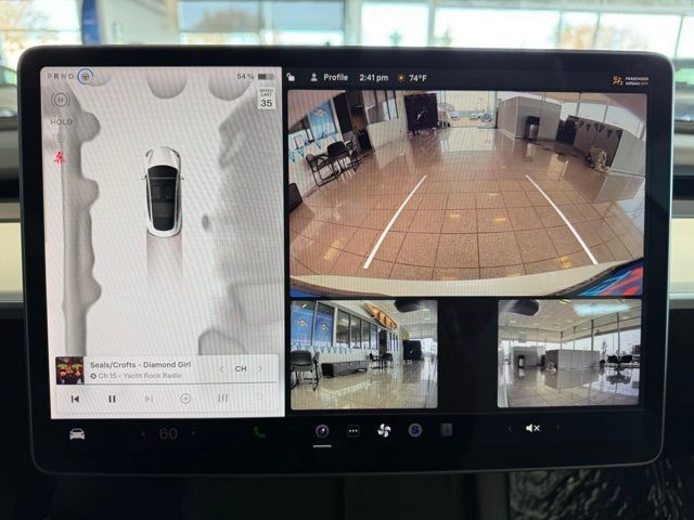 Tesla Model 3 Vehicle Full-screen Gallery Image 13