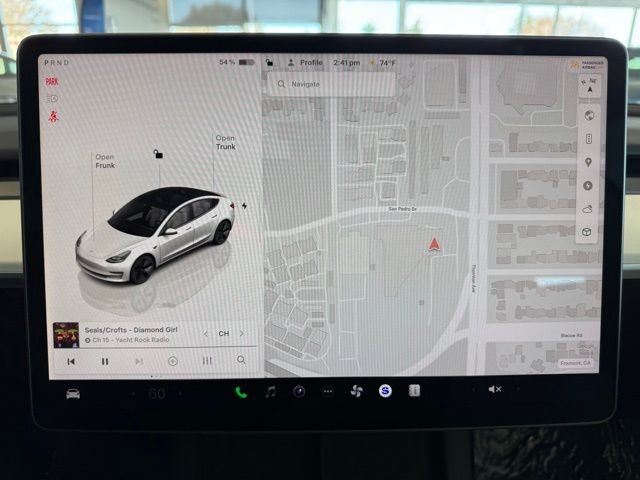 Tesla Model 3 Vehicle Full-screen Gallery Image 14