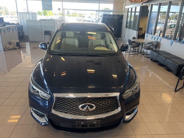 INFINITI QX60 Vehicle Full-screen Gallery Image 14