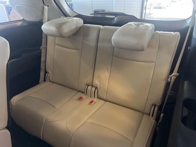 INFINITI QX60 Vehicle Full-screen Gallery Image 17