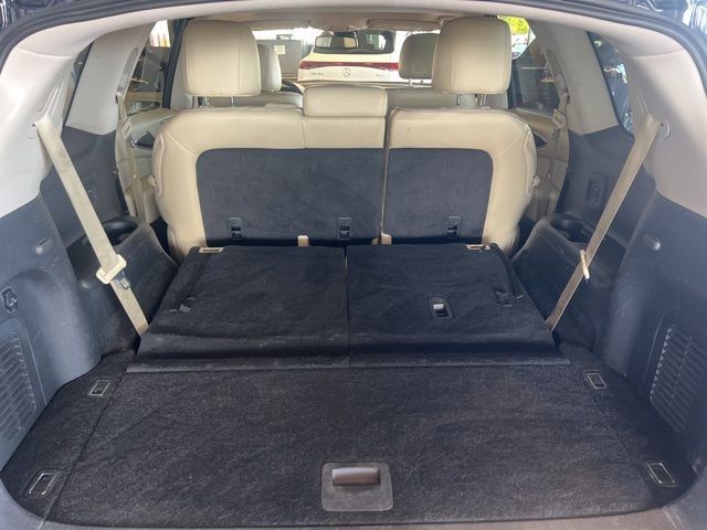 INFINITI QX60 Vehicle Full-screen Gallery Image 19