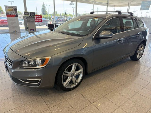 Volvo V60 Vehicle Full-screen Gallery Image 06