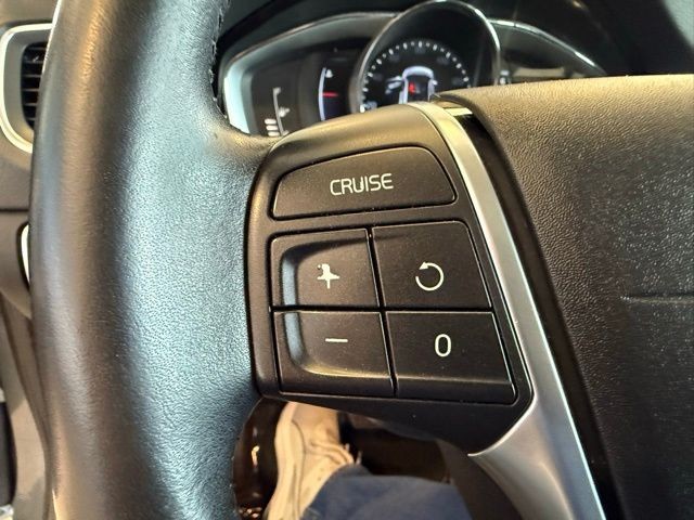 Volvo V60 Vehicle Full-screen Gallery Image 18