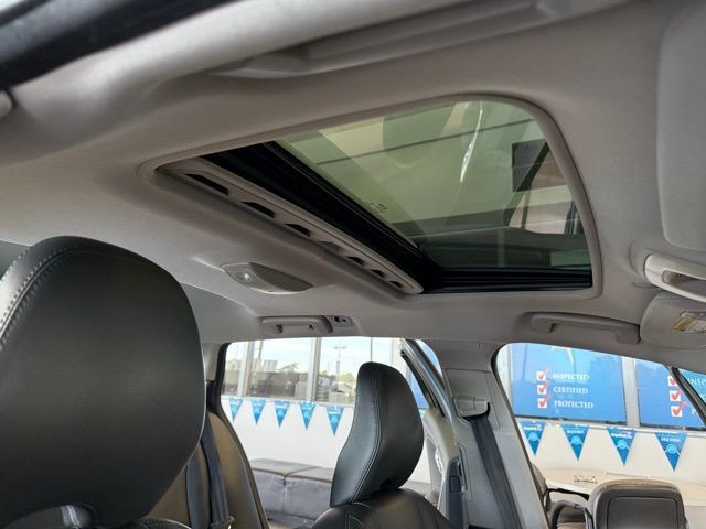 Volvo V60 Vehicle Full-screen Gallery Image 28