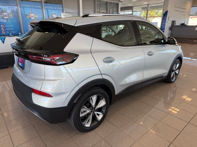 Chevrolet Bolt EUV Vehicle Full-screen Gallery Image 03