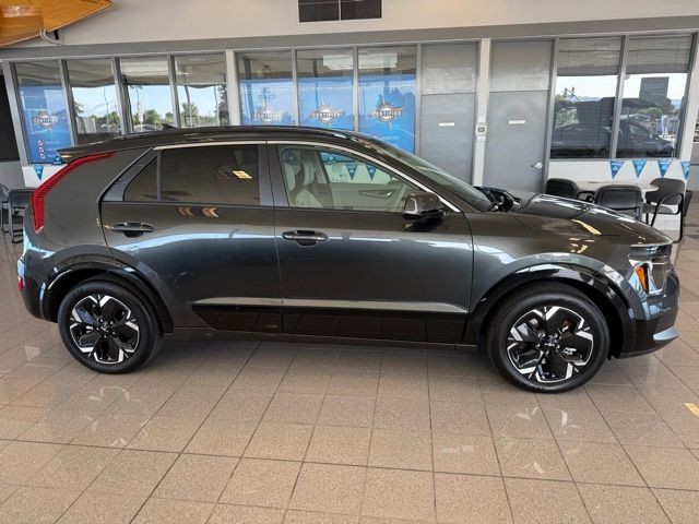 Kia Niro EV Vehicle Full-screen Gallery Image 02