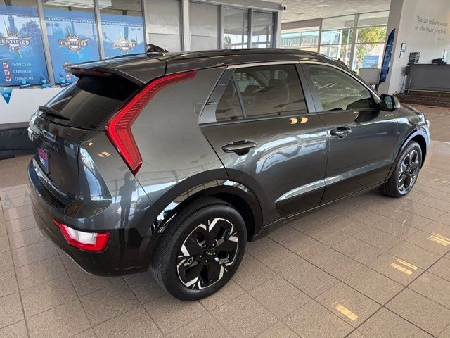 Kia Niro EV Vehicle Full-screen Gallery Image 03