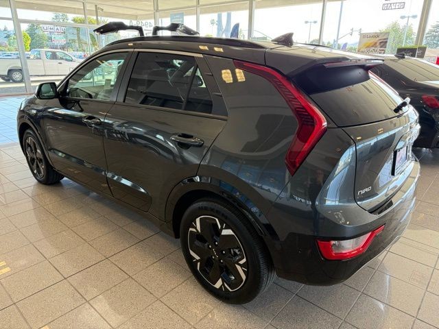 Kia Niro EV Vehicle Full-screen Gallery Image 05