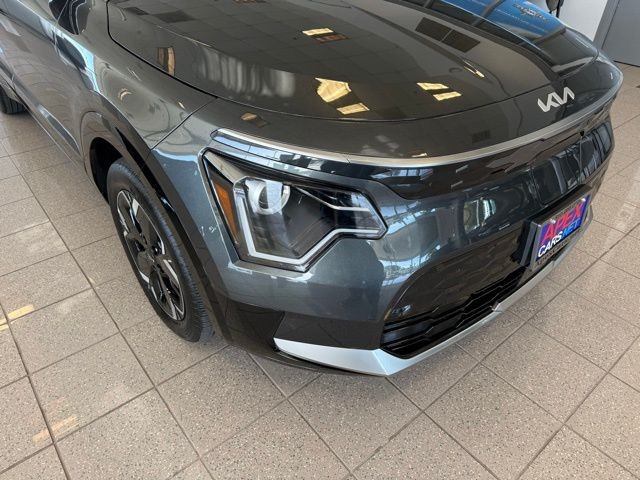 Kia Niro EV Vehicle Full-screen Gallery Image 08